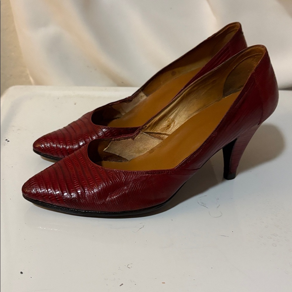 ARGENTINA 1993 Genuine one of a kind Red Pointed Toe Heels